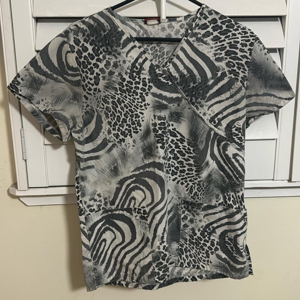 Denice scrub top